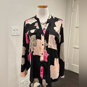 Calvin Klein NWT Size M Floral Print Long Sleeved Buttoned Blouse